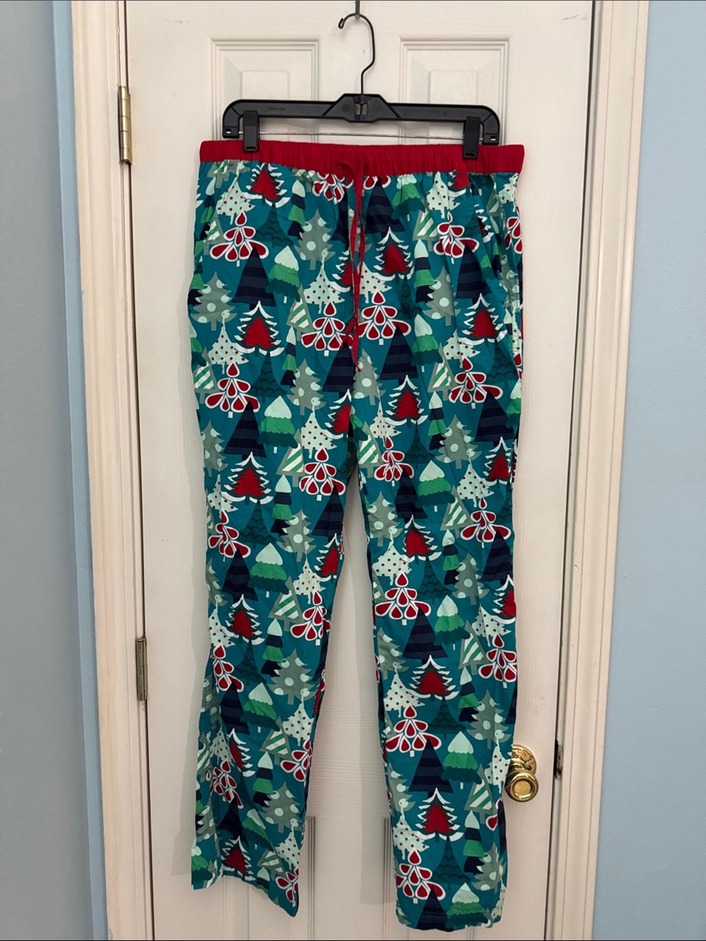 Women’s Holiday Tree Print Pajama Pants - Red & Teal